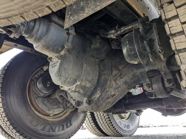 いすゞ ギガ QKG-CXZ77AT(6x4)の写真18