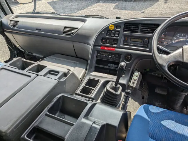 いすゞ ギガ QKG-CXZ77AT(6x4)の写真28