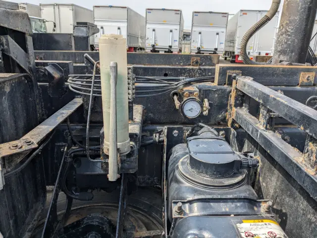 いすゞ ギガ QKG-CXZ77AT(6x4)の写真33