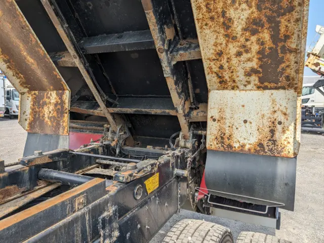 いすゞ ギガ QKG-CXZ77AT(6x4)の写真34