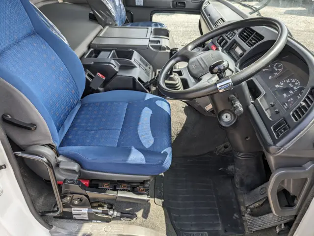 いすゞ ギガ QKG-CXZ77AT(6x4)の写真40