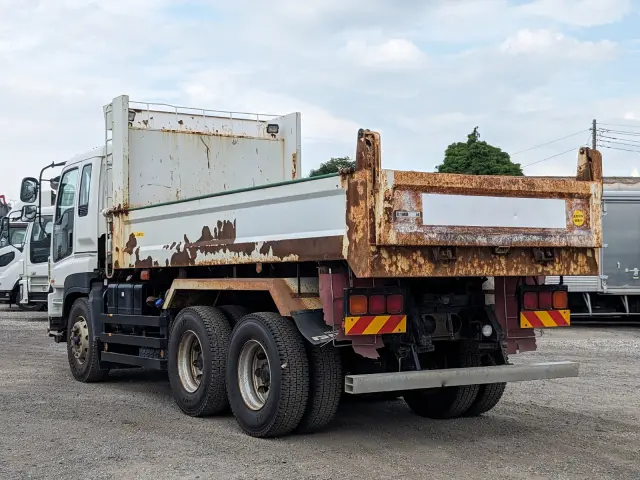 いすゞ ギガ QKG-CXZ77AT(6x4)の写真4