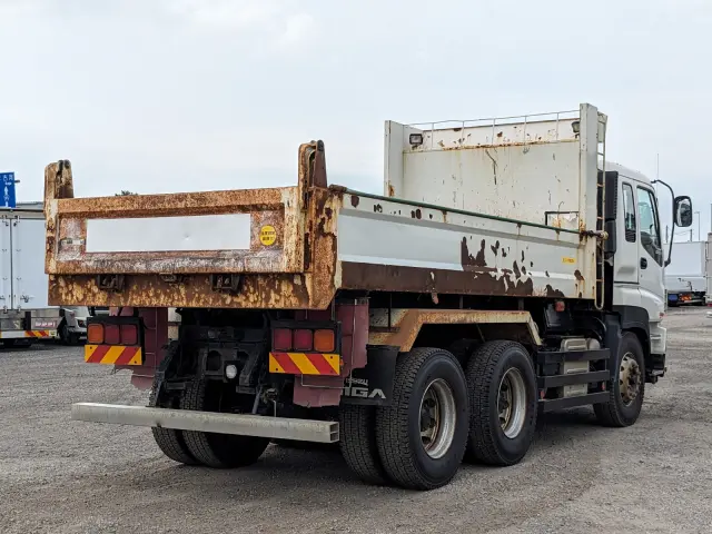 いすゞ ギガ QKG-CXZ77AT(6x4)の写真5