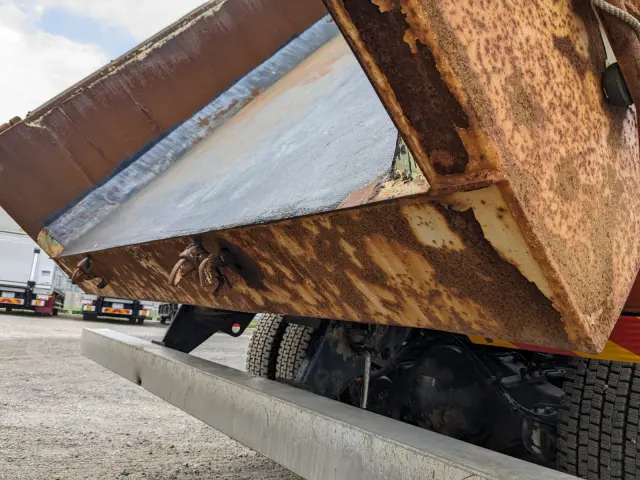 いすゞ ギガ QKG-CXZ77AT(6x4)の写真10