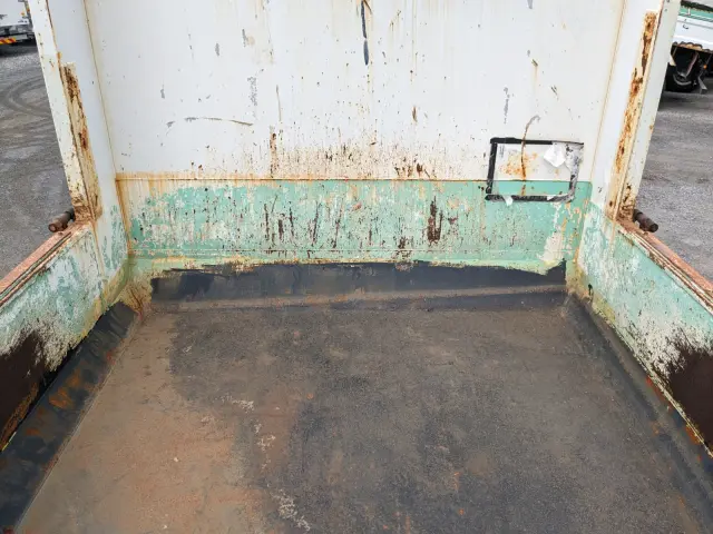 いすゞ ギガ QKG-CXZ77AT(6x4)の写真13