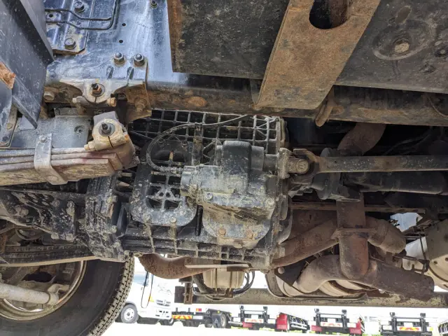 いすゞ ギガ QKG-CXZ77AT(6x4)の写真16