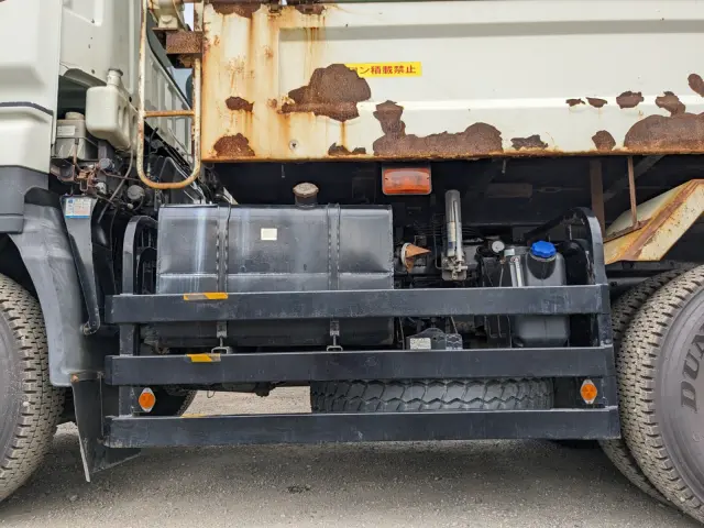 いすゞ ギガ QKG-CXZ77AT(6x4)の写真17