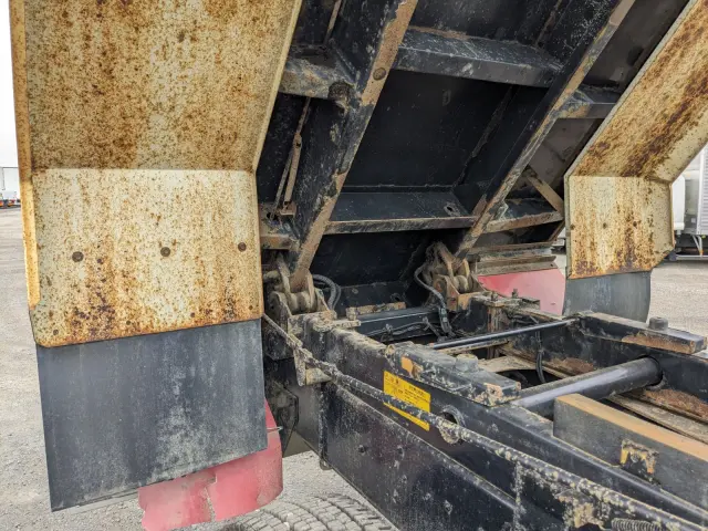 いすゞ ギガ QKG-CXZ77AT(6x4)の写真27