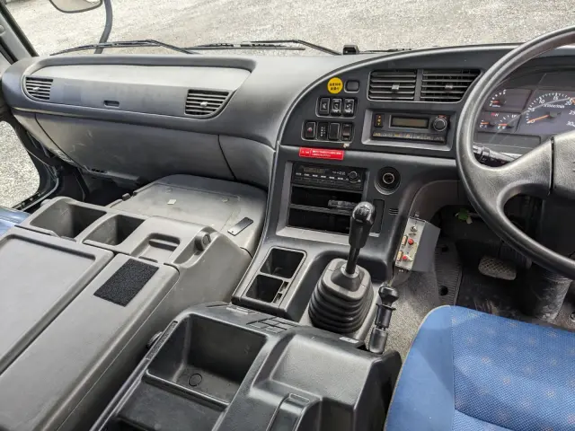 いすゞ ギガ QKG-CXZ77AT(6x4)の写真27