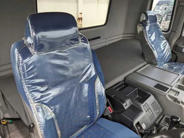 いすゞ ギガ QKG-CXZ77AT(6x4)の写真28