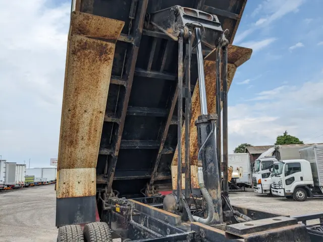 いすゞ ギガ QKG-CXZ77AT(6x4)の写真29