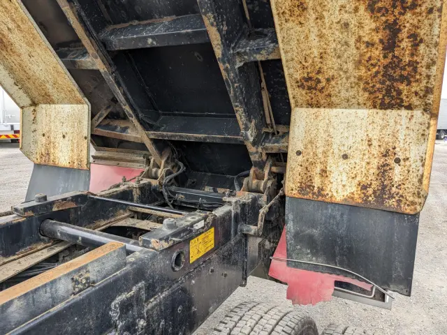 いすゞ ギガ QKG-CXZ77AT(6x4)の写真31