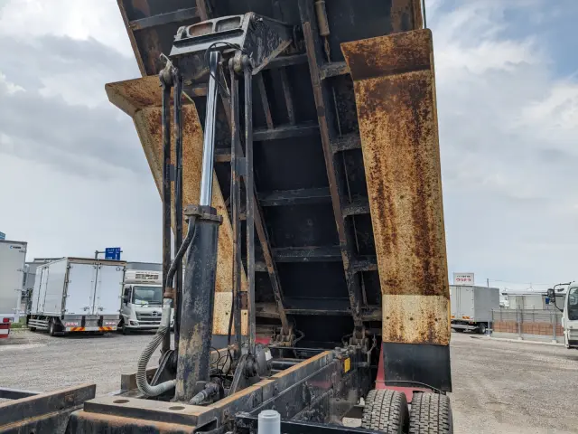 いすゞ ギガ QKG-CXZ77AT(6x4)の写真33