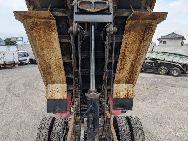 いすゞ ギガ QKG-CXZ77AT(6x4)の写真35