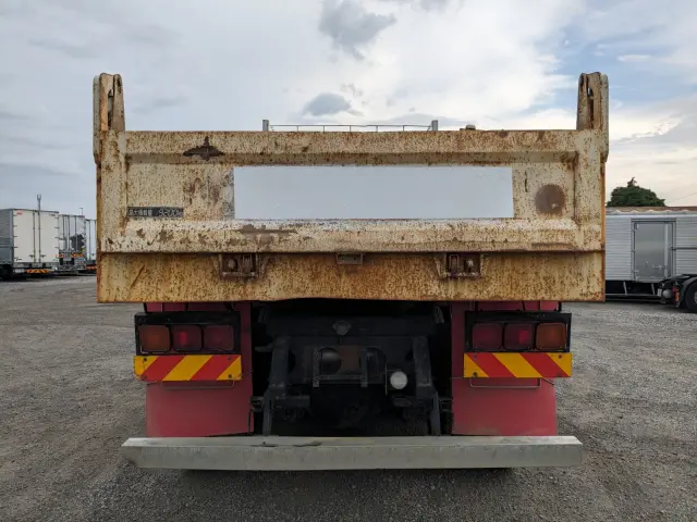 いすゞ ギガ QKG-CXZ77AT(6x4)の写真5