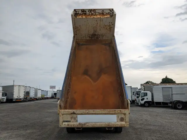 いすゞ ギガ QKG-CXZ77AT(6x4)の写真9