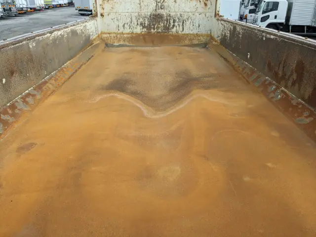 いすゞ ギガ QKG-CXZ77AT(6x4)の写真13