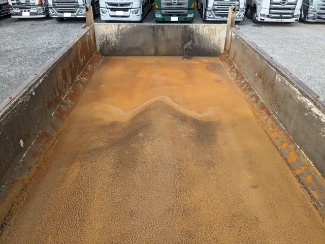 いすゞ ギガ QKG-CXZ77AT(6x4)の写真15