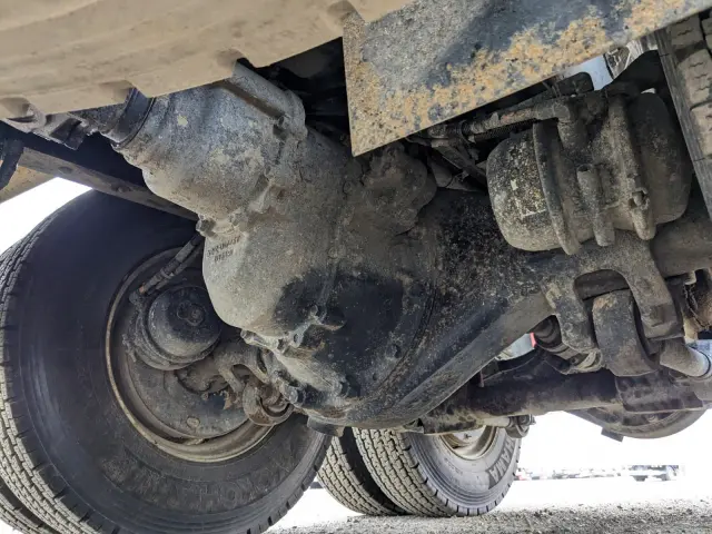 いすゞ ギガ QKG-CXZ77AT(6x4)の写真16