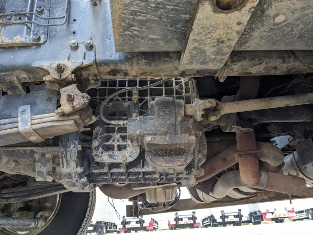 いすゞ ギガ QKG-CXZ77AT(6x4)の写真17