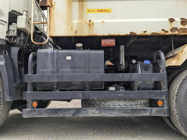 いすゞ ギガ QKG-CXZ77AT(6x4)の写真18