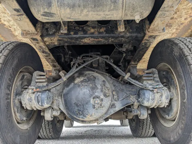 いすゞ ギガ QKG-CXZ77AT(6x4)の写真20