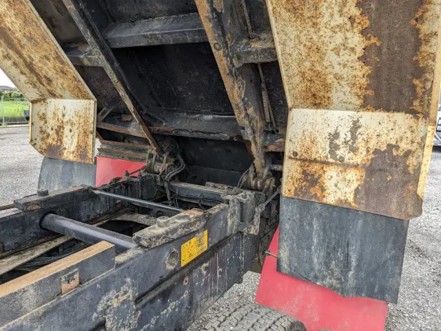 いすゞ ギガ QKG-CXZ77AT(6x4)の写真30