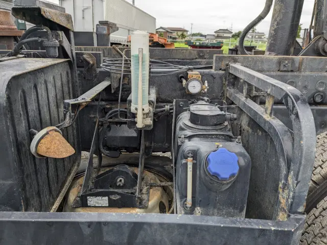 いすゞ ギガ QKG-CXZ77AT(6x4)の写真32