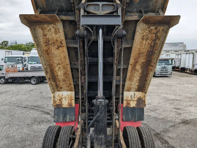 いすゞ ギガ QKG-CXZ77AT(6x4)の写真36