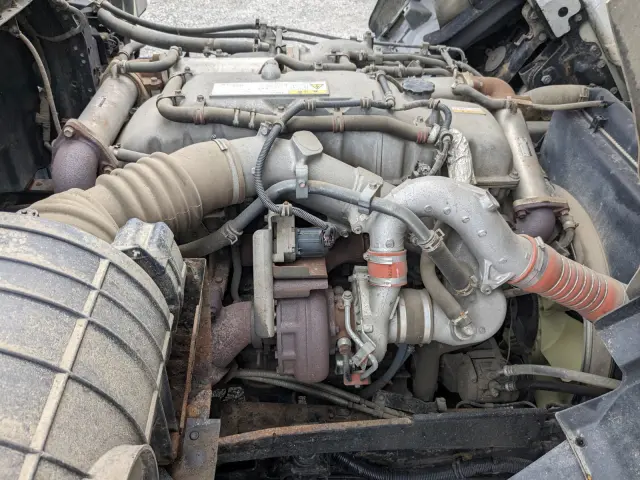 いすゞ ギガ QKG-CXZ77AT(6x4)の写真48