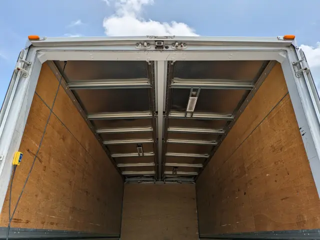 いすゞ フォワード 2PG-FRR90S2(2WD)の写真12