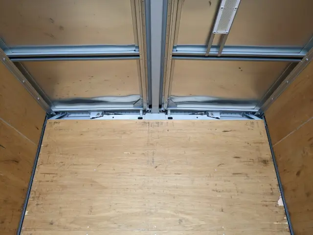 いすゞ フォワード 2PG-FRR90S2(2WD)の写真17