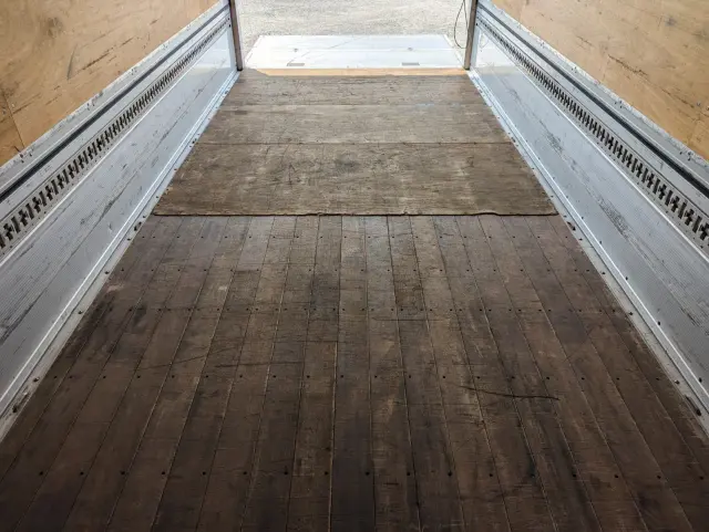 いすゞ フォワード 2PG-FRR90S2(2WD)の写真18