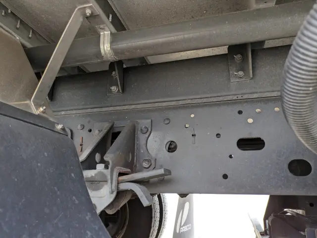 いすゞ フォワード 2PG-FRR90S2(2WD)の写真25