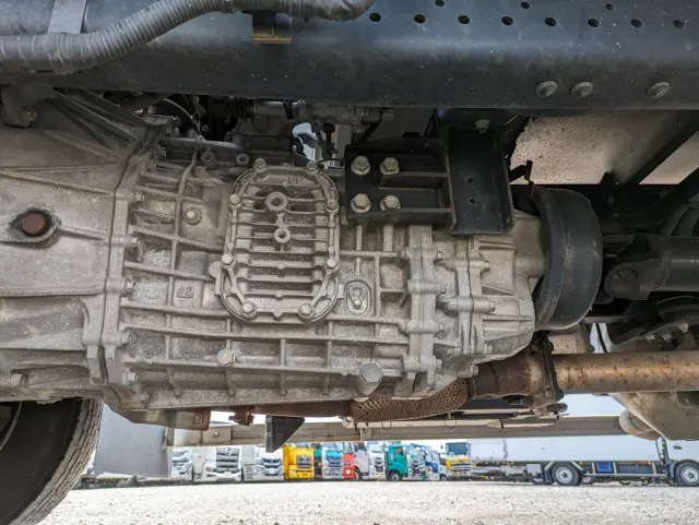 いすゞ フォワード 2PG-FRR90S2(2WD)の写真28