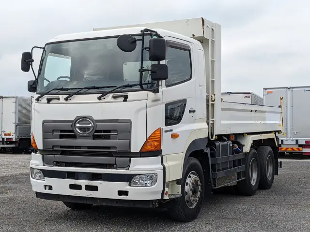 日野 プロフィア QPG-FS1AKDA(6x4)の写真1