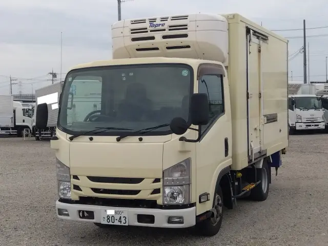 いすゞ エルフ TRG-NLR85AN(2WD)の写真1