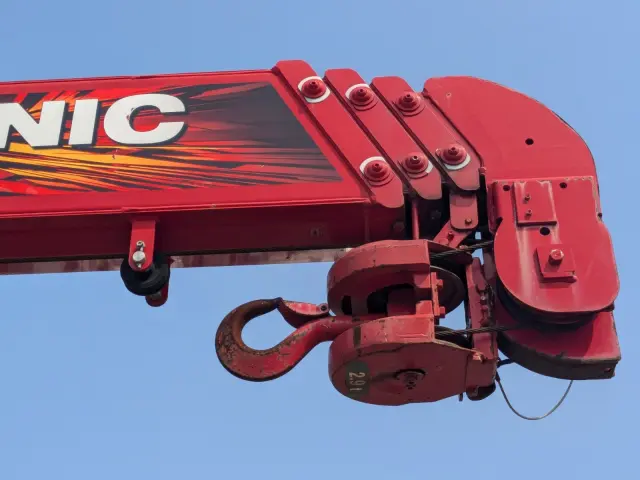 いすゞ フォワード 2PG-FRR90S1(2WD)の写真20