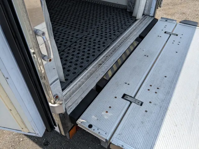 いすゞ エルフ TPG-NPR85AN(2WD)の写真13