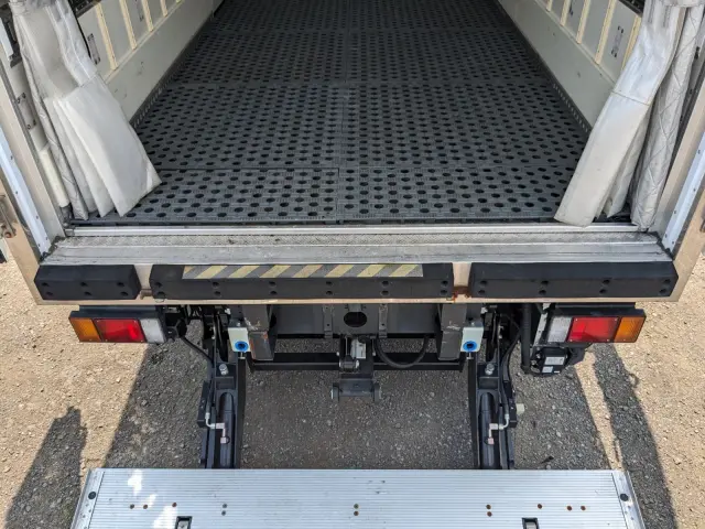 いすゞ エルフ TPG-NPR85AN(2WD)の写真14