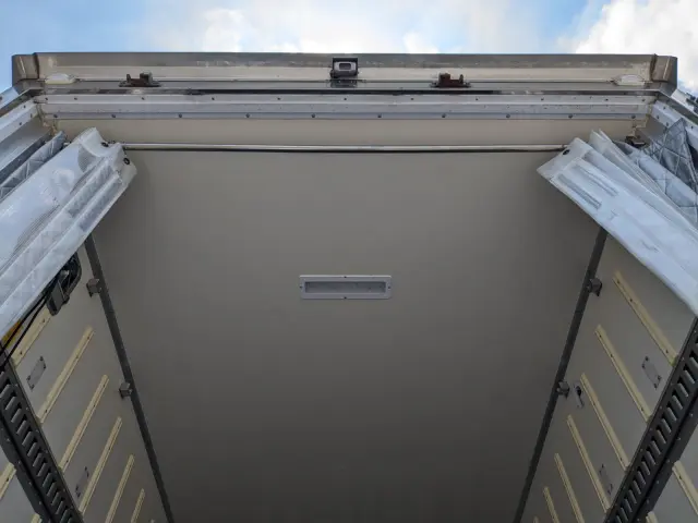 いすゞ エルフ TPG-NPR85AN(2WD)の写真15