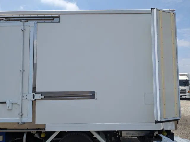 いすゞ エルフ TPG-NPR85AN(2WD)の写真25