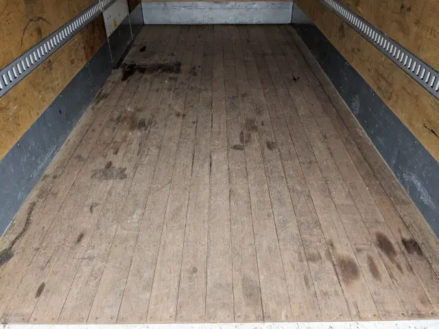 いすゞ エルフ TPG-NPR85AN(2WD)の写真13