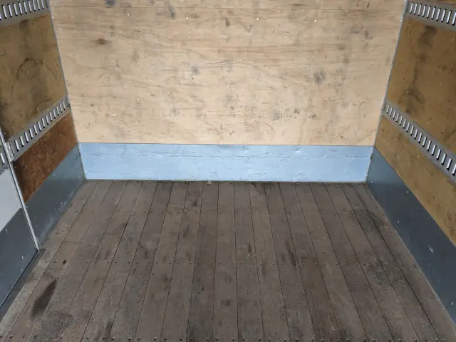 いすゞ エルフ TPG-NPR85AN(2WD)の写真16