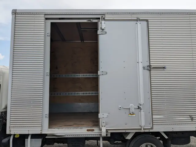 いすゞ エルフ TPG-NPR85AN(2WD)の写真28