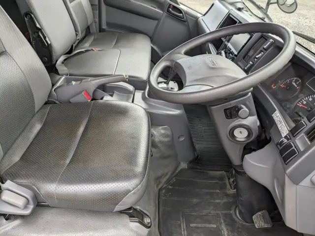 いすゞ エルフ TPG-NPR85AN(2WD)の写真35