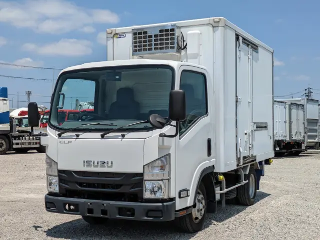 いすゞ エルフ TPG-NLR85AN(2WD)の写真1