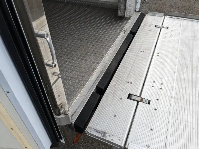 日野 デュトロ TPG-XZU712M(2WD)の写真11