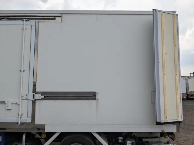 日野 デュトロ TPG-XZU712M(2WD)の写真22