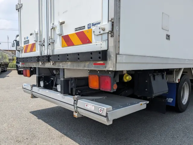 いすゞ フォワード 2PG-FRR90S2(2WD)の写真7